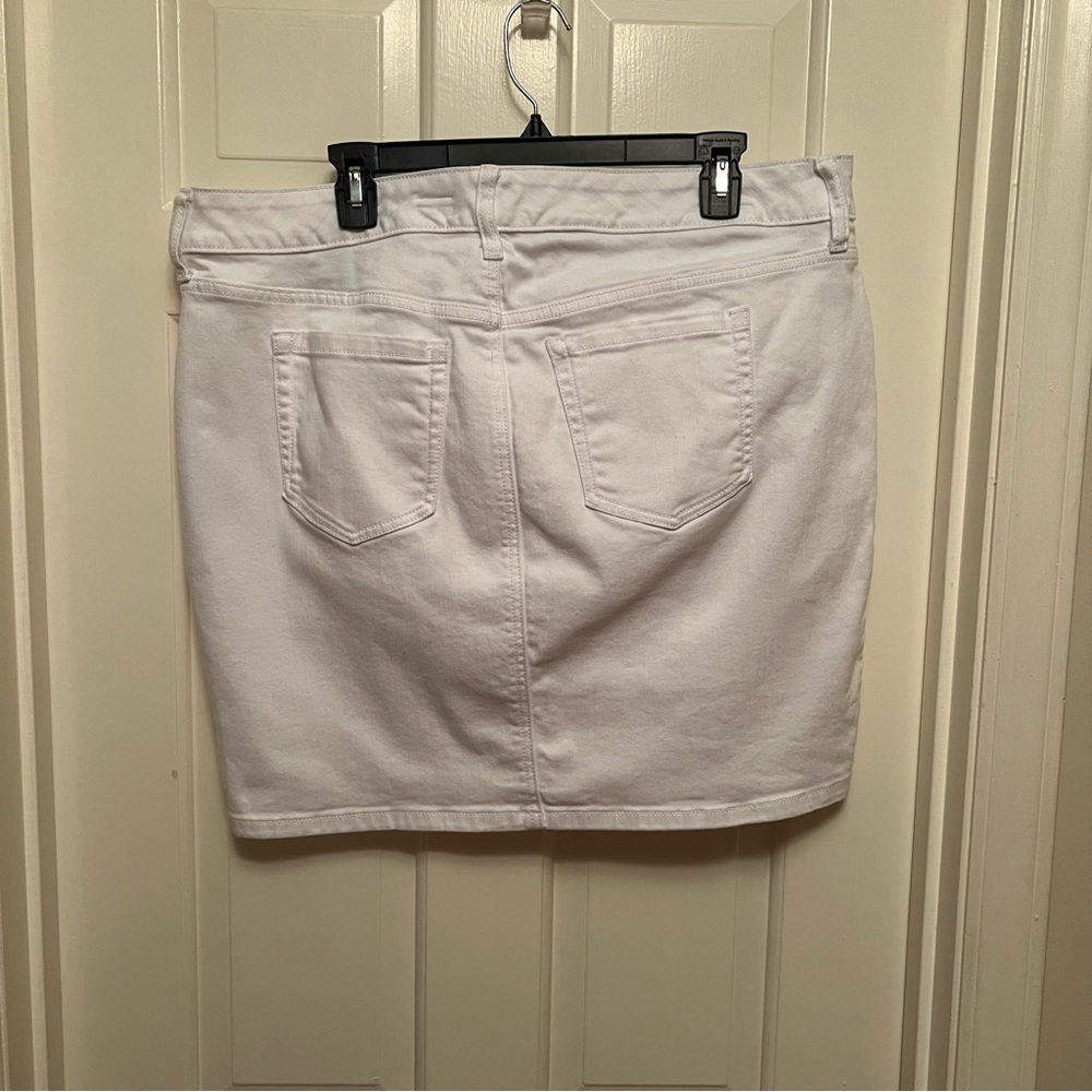 Torrid Denim White Mini Skirt Size 14 - Picture 3 of 10